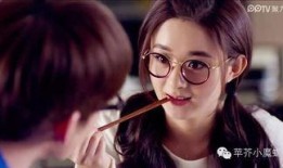 娱乐圈爆料女的戴口罩,神秘女子戴口罩现身，身份之谜引热议